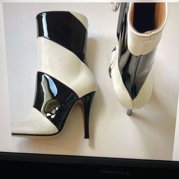 🖤🤍 Mason Margiela tabi boots🤍🖤 - Picture 3 of 8